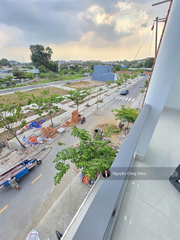 Ra vội, nhà đối diện công viên, 4 phòng ngủ, kdc gần vòng xoay cầu hang 500m, p. bửu hòa, biên hòa