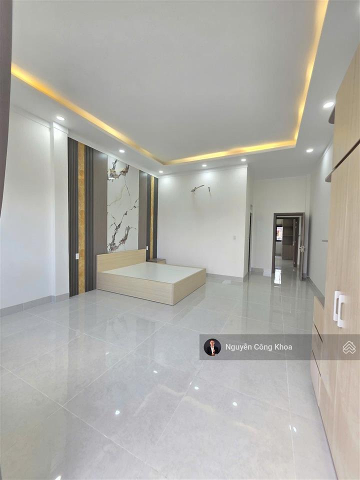 Ra vội, nhà đối diện công viên, 4 phòng ngủ, kdc gần vòng xoay cầu hang 500m, p. bửu hòa, biên hòa