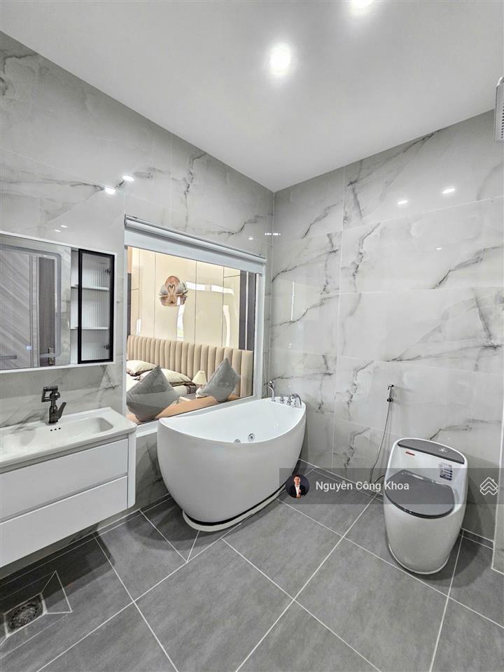 Bán nhà 1t2l hoàn công, sân ô tô, 4 phòng ngủ, kdc gần aeonmall 3km, p. thuận giao, tp. thuận an