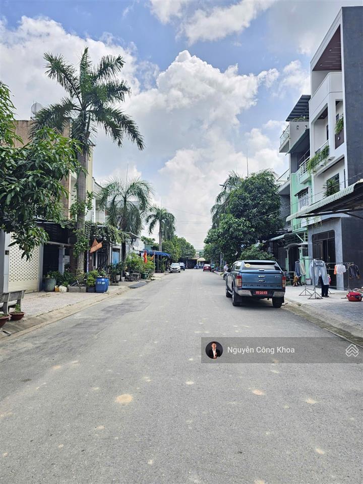 Bán nhà 1t2l hoàn công, sân ô tô, 4 phòng ngủ, kdc gần aeonmall 3km, p. thuận giao, tp. thuận an
