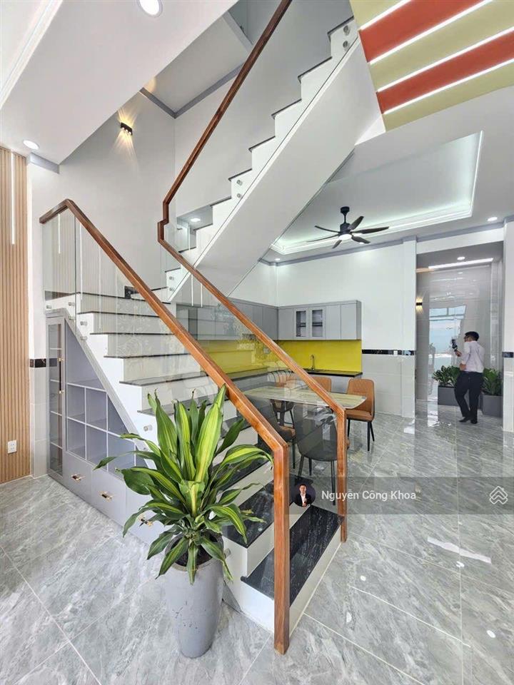Bán nhà 5x18m3, sân ô tô, 3 phòng ngủ, 3,15 tỷ tl, gần chợ bình chuẩn, p. bình chuẩn, thuận an