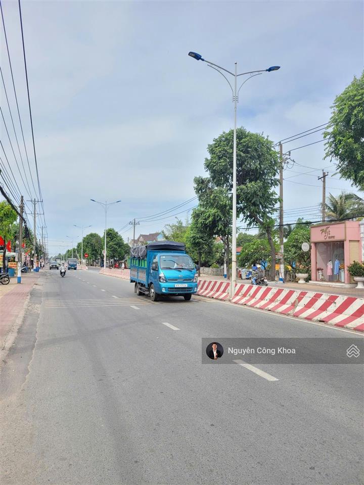 Ngang 10m, mt đường rộng 32m, gần ngã tư bình chuẩn, thuận an