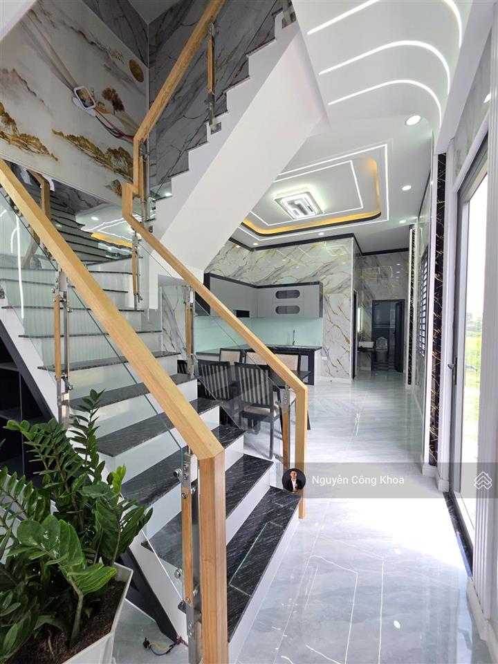 Bán nhà 1t1l, sân ôtô rộng, 4 phòng ngủ, gần cây xăng hạnh nguyên, p. thái hòa, tp. tân uyên