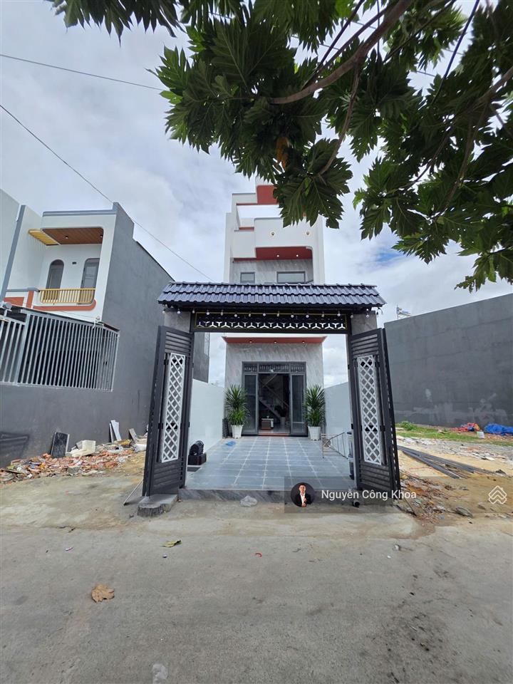 Bán nhà 1t1l, sân ôtô rộng, 4 phòng ngủ, gần cây xăng hạnh nguyên, p. thái hòa, tp. tân uyên