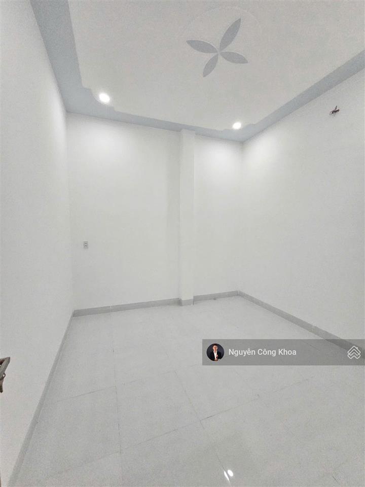 Bán nhà hoàn công, sân ô tô, phòng ngủ dưới, gần vòng xoay cầu hang 500m, p. hóa an, tp. biên hòa