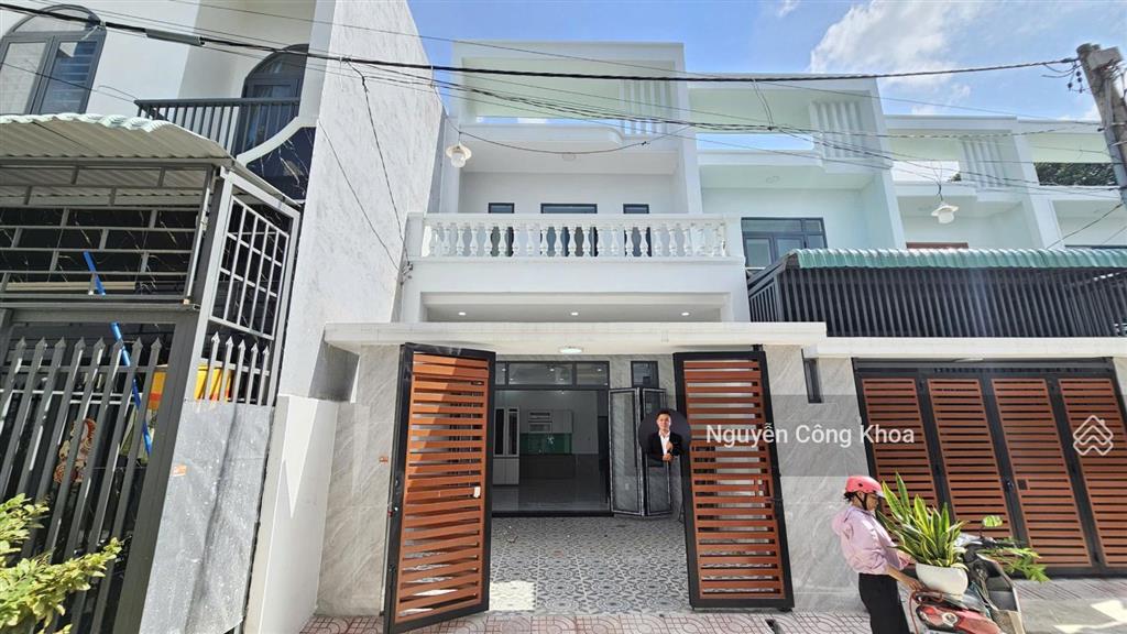 Bán nhà hoàn công, sân ô tô, phòng ngủ dưới, gần vòng xoay cầu hang 500m, p. hóa an, tp. biên hòa