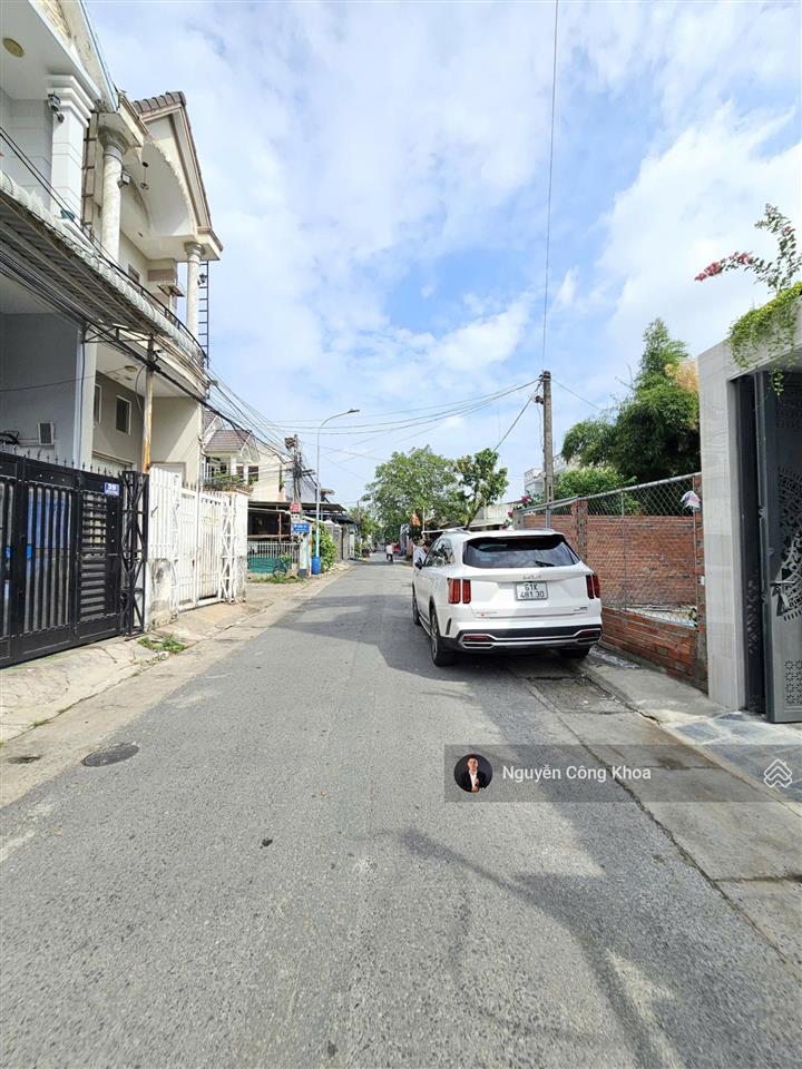 Bán nhà 1t 3l hoàn công, mt kinh doanh, sân ôtô, 4 phòng ngủ, gần bigc go, p. dĩ an, tp. dĩ an