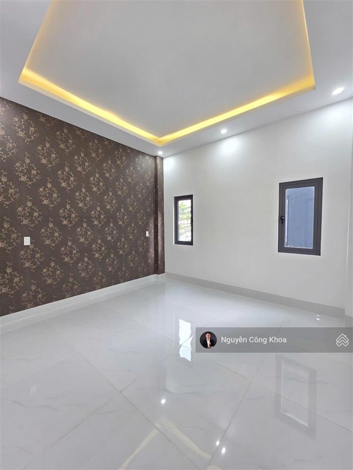 Bán vội nhà 1t2l hoàn công, 4 phòng ngủ, kdc đẹp gần chợ phú phong, p. bình chuẩn, tp. thuận an