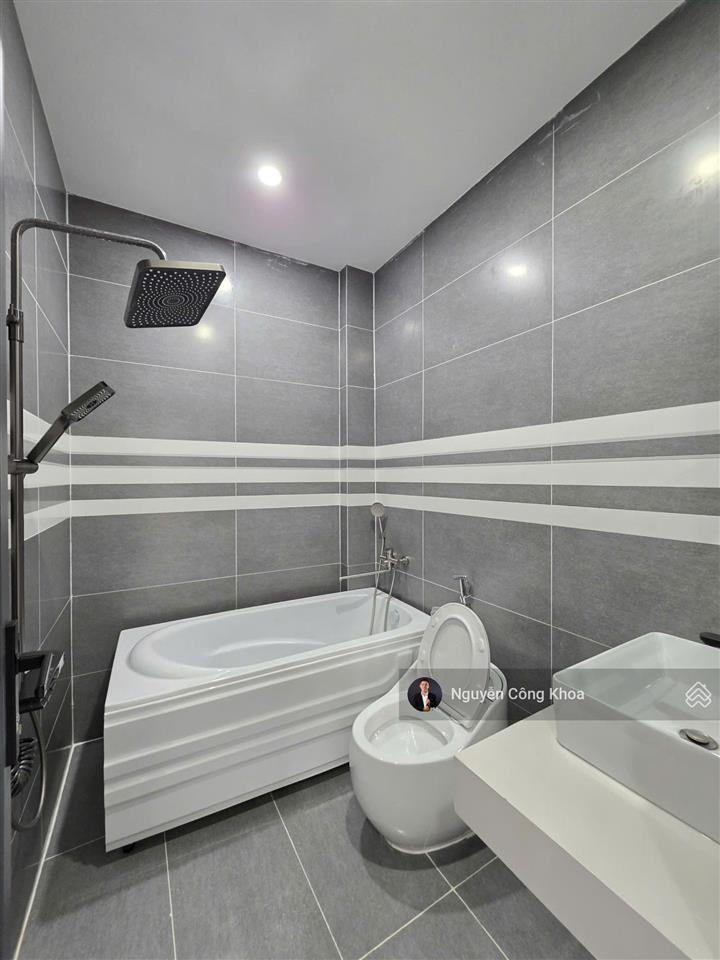 Bán vội nhà 1t2l hoàn công, 4 phòng ngủ, kdc đẹp gần chợ phú phong, p. bình chuẩn, tp. thuận an