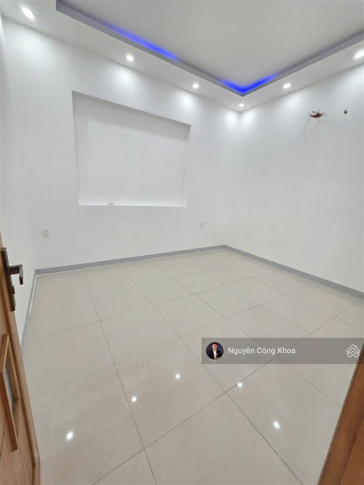 Bán nhà 1t1l, sân ô tô rộng, 4 phòng ngủ, gần bờ hồ biconsi, p. tân bình, tp. dĩ an