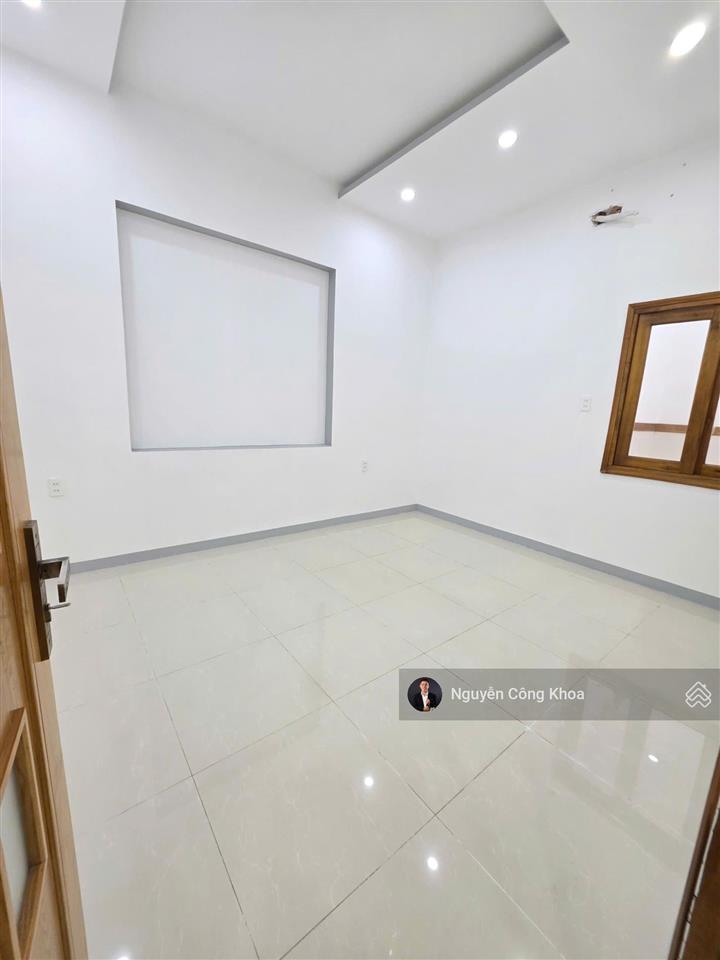 Bán nhà 1t1l, sân ô tô rộng, 4 phòng ngủ, gần bờ hồ biconsi, p. tân bình, tp. dĩ an