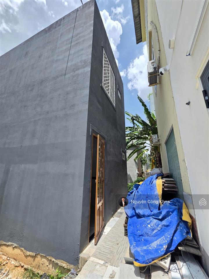 Bán nhà 1t1l, sân ô tô rộng, 4 phòng ngủ, gần bờ hồ biconsi, p. tân bình, tp. dĩ an
