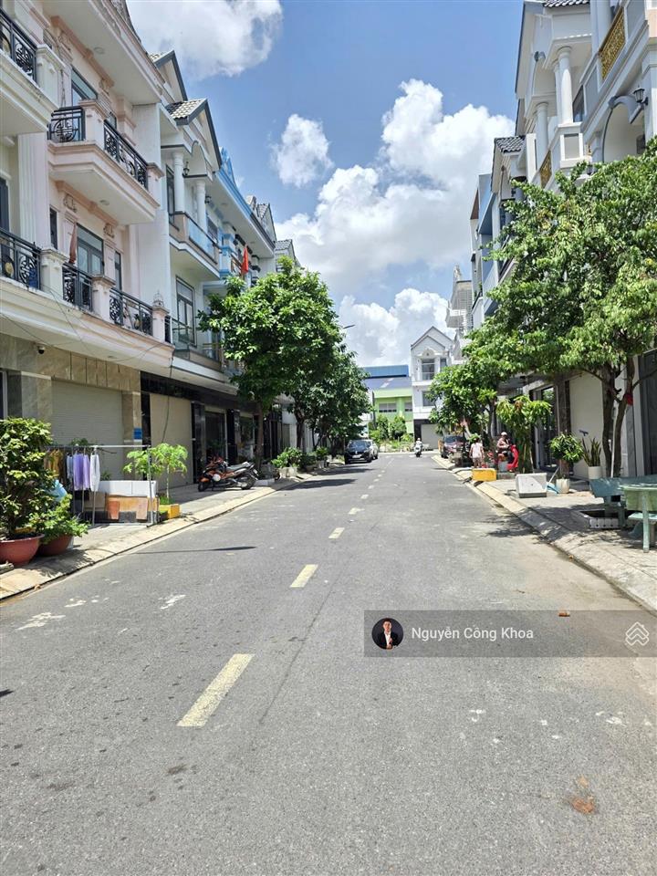 Bán vội nhà hoàn công, 3 phòng ngủ, sân ôtô, kdc gần chợ đông đô, p. an phú, tp. thuận an