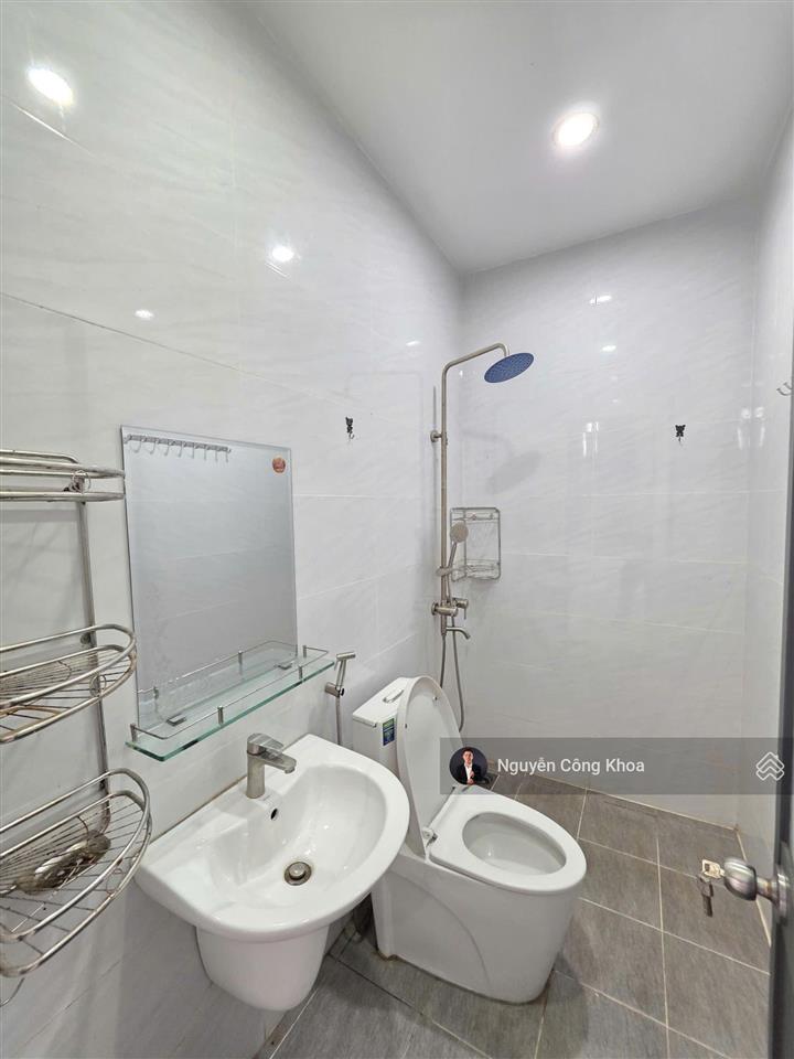 Bán vội nhà hoàn công, 3 phòng ngủ, sân ôtô, kdc gần chợ đông đô, p. an phú, tp. thuận an