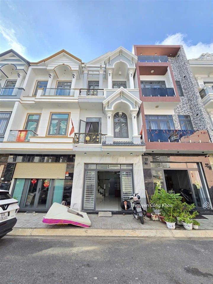 Bán vội nhà hoàn công, 3 phòng ngủ, sân ôtô, kdc gần chợ đông đô, p. an phú, tp. thuận an