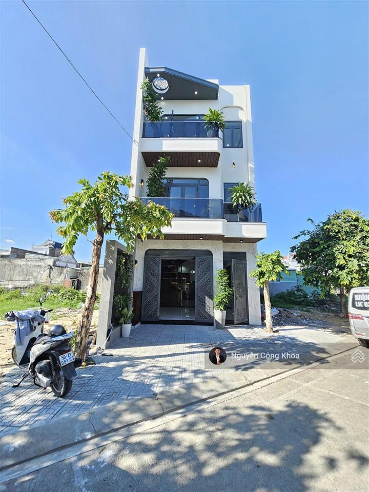 Bán nhà 1t2l hoàn công, ngang 5,5m, 4 phòng ngủ, gara ô tô, gần go, p. đông hòa, tp. dĩ an