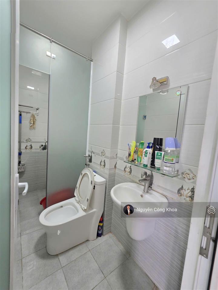Bán nhà ngang 5,5m, mái ngói, sân ôtô, 3 phòng ngủ, gần sân golf sông bé, p.bình nhâm, tp.thuận an