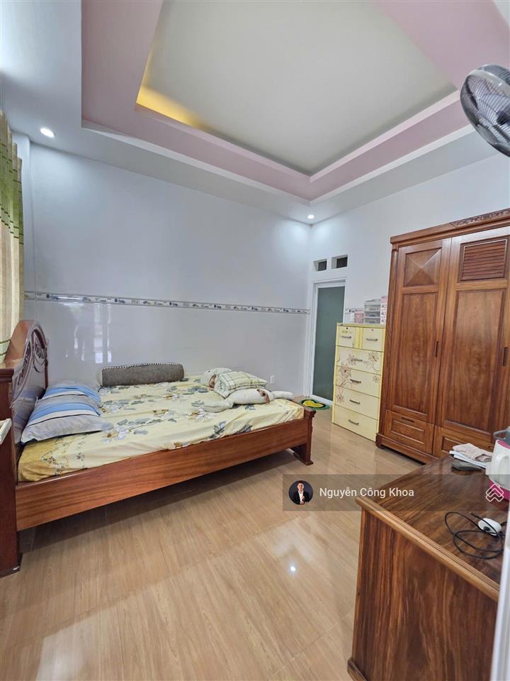 Bán nhà ngang 5,5m, mái ngói, sân ôtô, 3 phòng ngủ, gần sân golf sông bé, p.bình nhâm, tp.thuận an