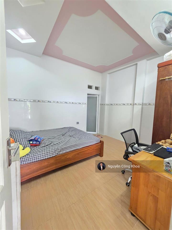 Bán nhà ngang 5,5m, mái ngói, sân ôtô, 3 phòng ngủ, gần sân golf sông bé, p.bình nhâm, tp.thuận an