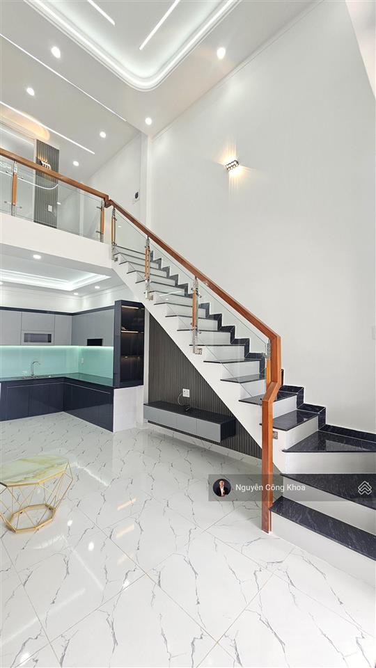 Bán nhà cấp 4 gác đúc rẻ, 2 phòng ngủ, đường 5m, gần chợ đông đô, p. bình chuẩn, tp. thuận an