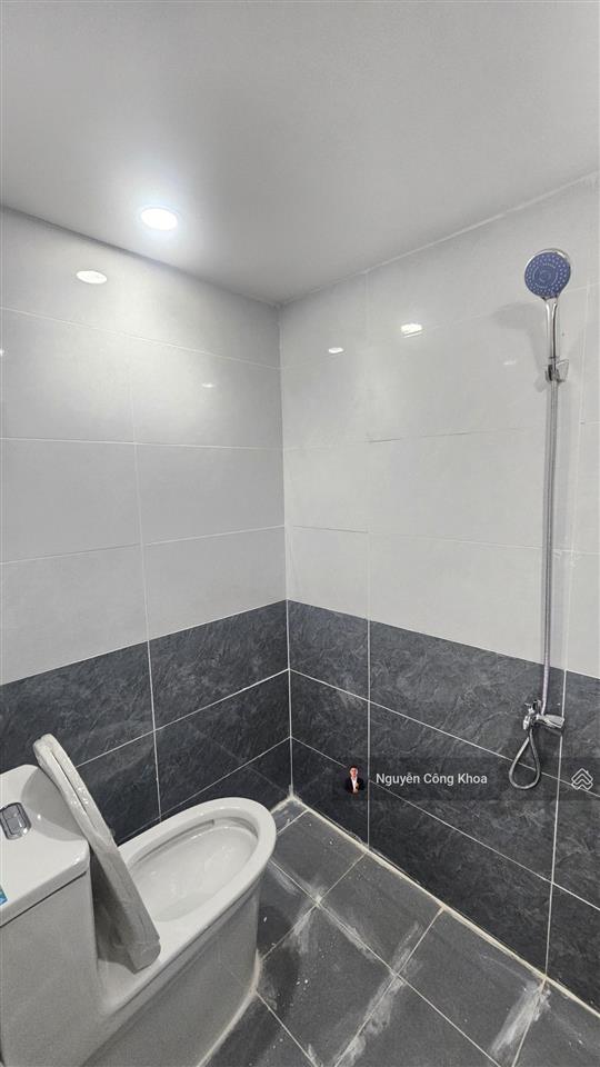 Bán nhà cấp 4 gác đúc rẻ, 2 phòng ngủ, đường 5m, gần chợ đông đô, p. bình chuẩn, tp. thuận an