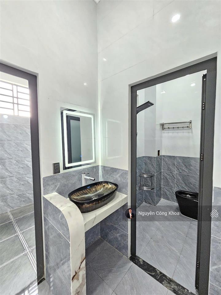 Bán nhà 1t1l mới, sân ô tô, 3 phòng ngủ, gần bờ hồ biconsi, p. tân bình, tp. dĩ an
