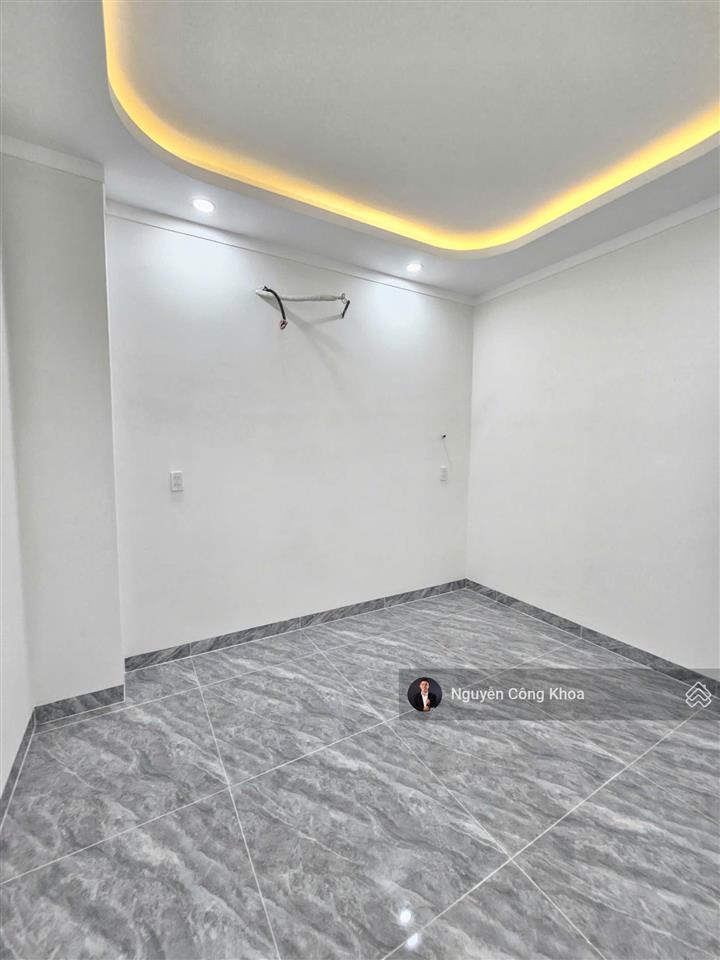 Bán nhà hoàn công, 4 phòng ngủ, full nội thất, gần chợ đầu mối thủ đức 5km, p.bình hòa, tp.thuận an