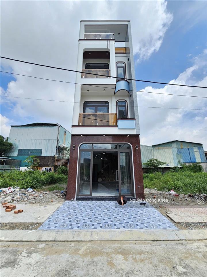 Bán nhà hoàn công, 4 phòng ngủ, full nội thất, gần chợ đầu mối thủ đức 5km, p.bình hòa, tp.thuận an