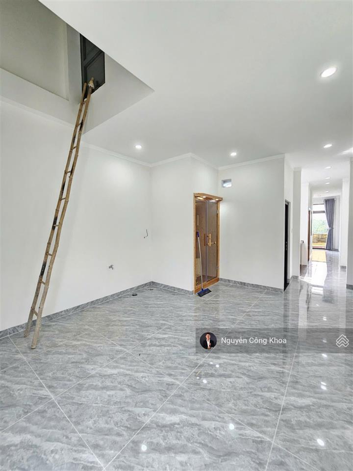 Bán nhà hoàn công, 4 phòng ngủ, full nội thất, gần chợ đầu mối thủ đức 5km, p.bình hòa, tp.thuận an