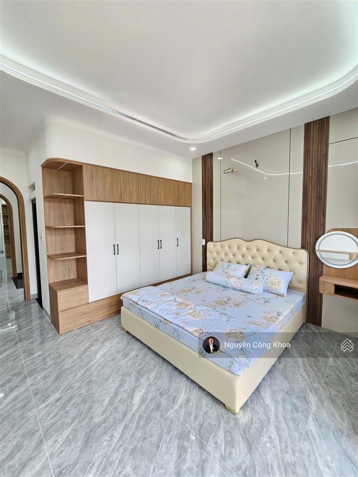 Bán nhà hoàn công, 4 phòng ngủ, full nội thất, gần chợ đầu mối thủ đức 5km, p.bình hòa, tp.thuận an