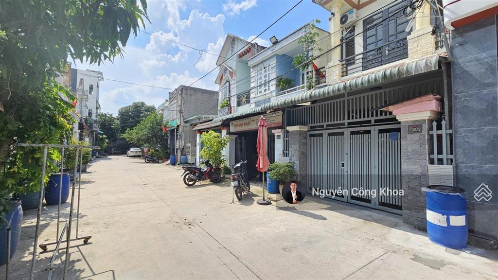 Bán nhà 1t1l 3 phòng ngủ, full nội thất, gần giáo xứ bà trà 1km, p. bình chuẩn, tp. thuận an
