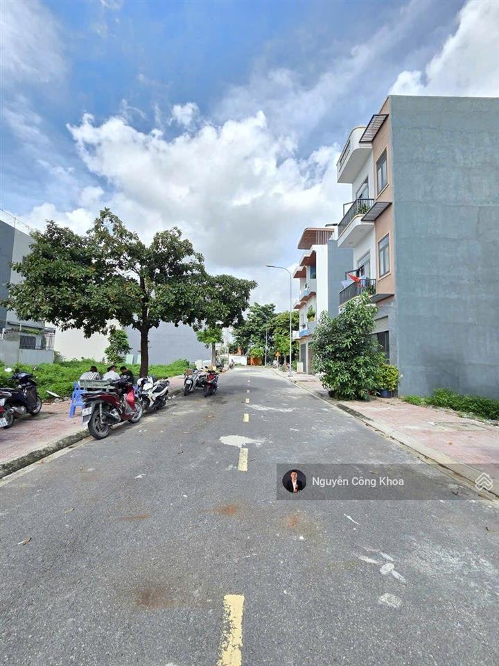 Bán nhà 1t2l hoàn công, sân ôtô, 3 phòng ngủ, kdc gần ngã 6 an phú, p. an phú, tp. thuận an