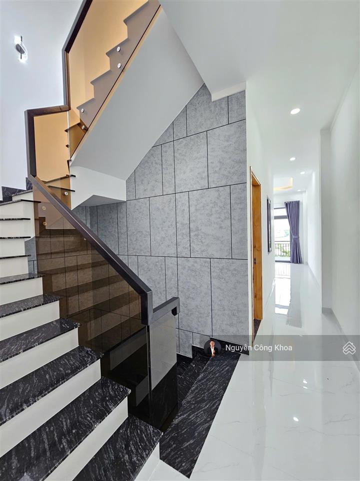 Bán nhà 1t2l hoàn công, sân ô tô, 4 phòng ngủ, gần chợ phú phong 300m, p. bình chuẩn, tp. thuận an