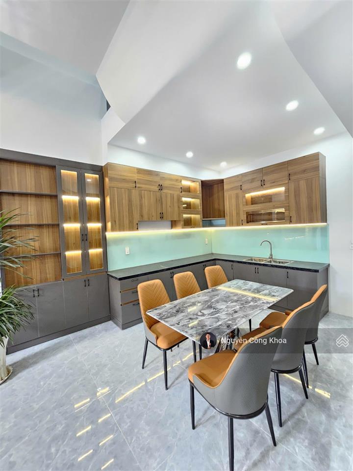 Bán nhà hoàn công, mẫu lệch tầng, 4 phòng ngủ, gần chợ đêm hòa lân, p. thuận giao, tp. thuận an