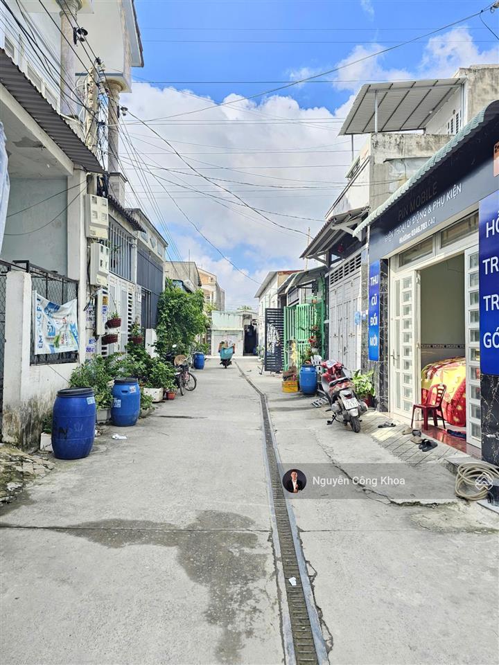 Bán nhà hoàn công, mẫu lệch tầng, 4 phòng ngủ, gần chợ đêm hòa lân, p. thuận giao, tp. thuận an