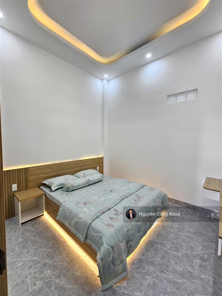 Bán nhà hoàn công, mẫu lệch tầng, 4 phòng ngủ, gần chợ đêm hòa lân, p. thuận giao, tp. thuận an