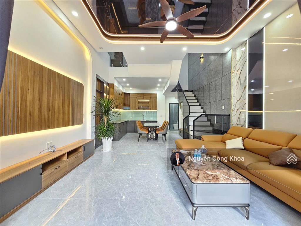 Bán nhà hoàn công, mẫu lệch tầng, 4 phòng ngủ, gần chợ đêm hòa lân, p. thuận giao, tp. thuận an
