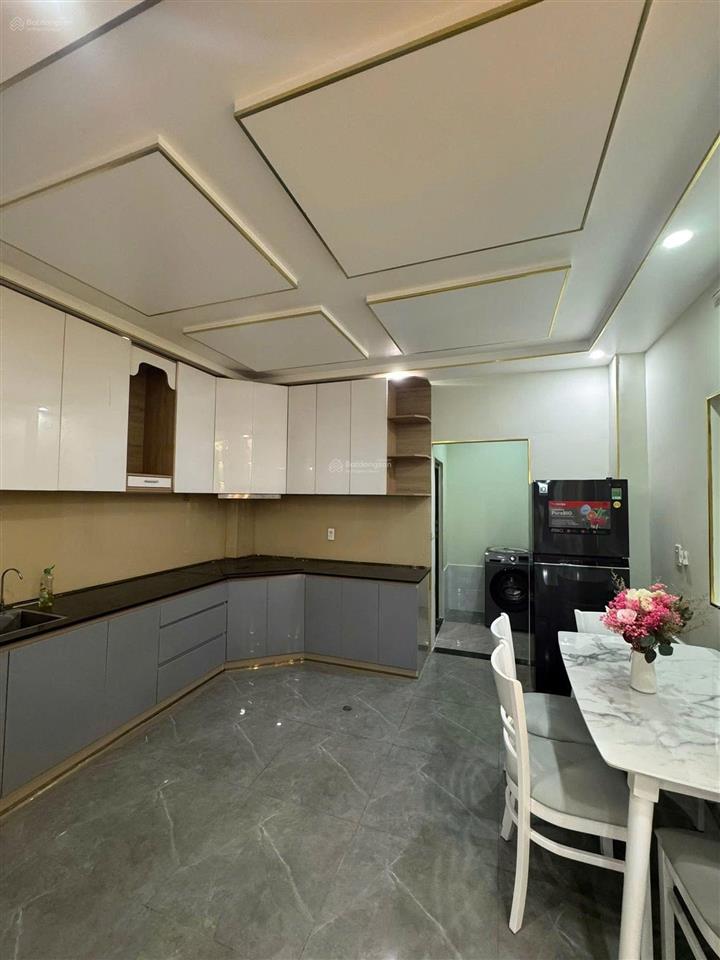 Bán nhà mt 13 nguyễn đức thiệu  p di an tphcm
mặt tiền đường nhựa  ngang 6. full nội thất