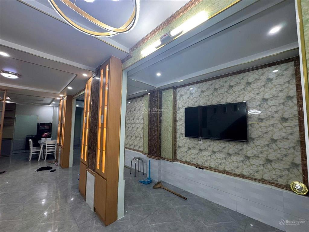 Bán nhà mt 13 nguyễn đức thiệu  p di an tphcm
mặt tiền đường nhựa  ngang 6. full nội thất