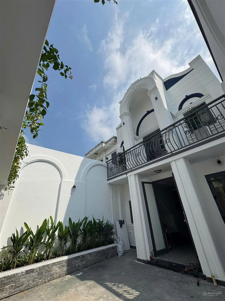 Bán nhà mt 13 nguyễn đức thiệu  p di an tphcm
mặt tiền đường nhựa  ngang 6. full nội thất