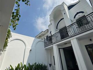 Bán nhà mt 13 nguyễn đức thiệu  p di an tphcm
mặt tiền đường nhựa  ngang 6. full nội thất