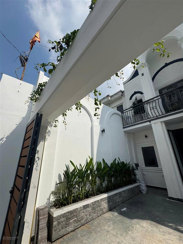 Bán nhà mt 13 nguyễn đức thiệu  p di an tphcm
mặt tiền đường nhựa  ngang 6. full nội thất