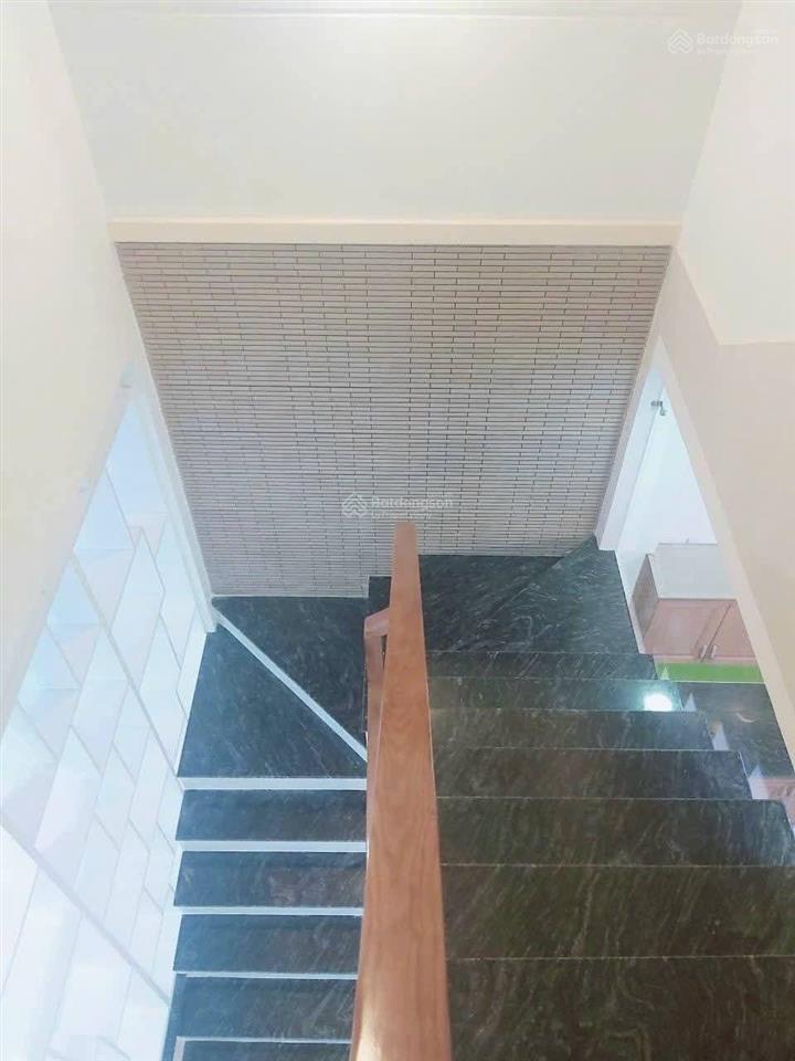 Nhà lầu cần bán tại kdc bửu hòa, biên hòa  ngay 0917 911 *** lvcc