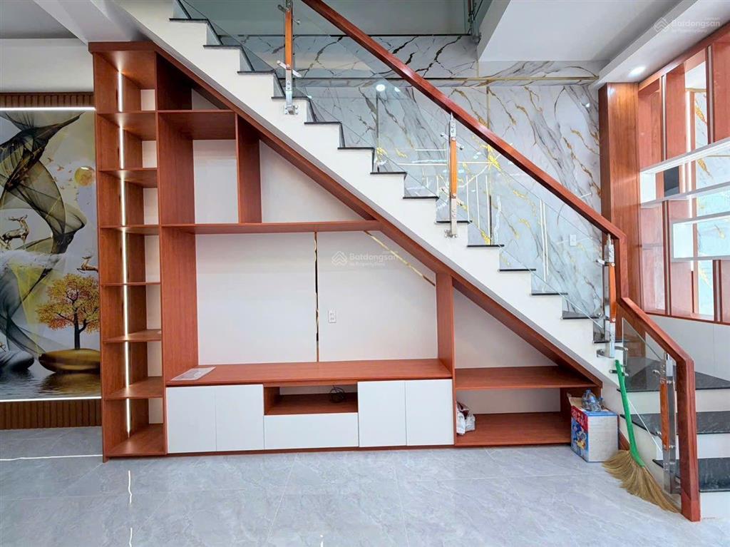 Nhà lầu vị trí đẹp tại kdc bửu hòa cần bán