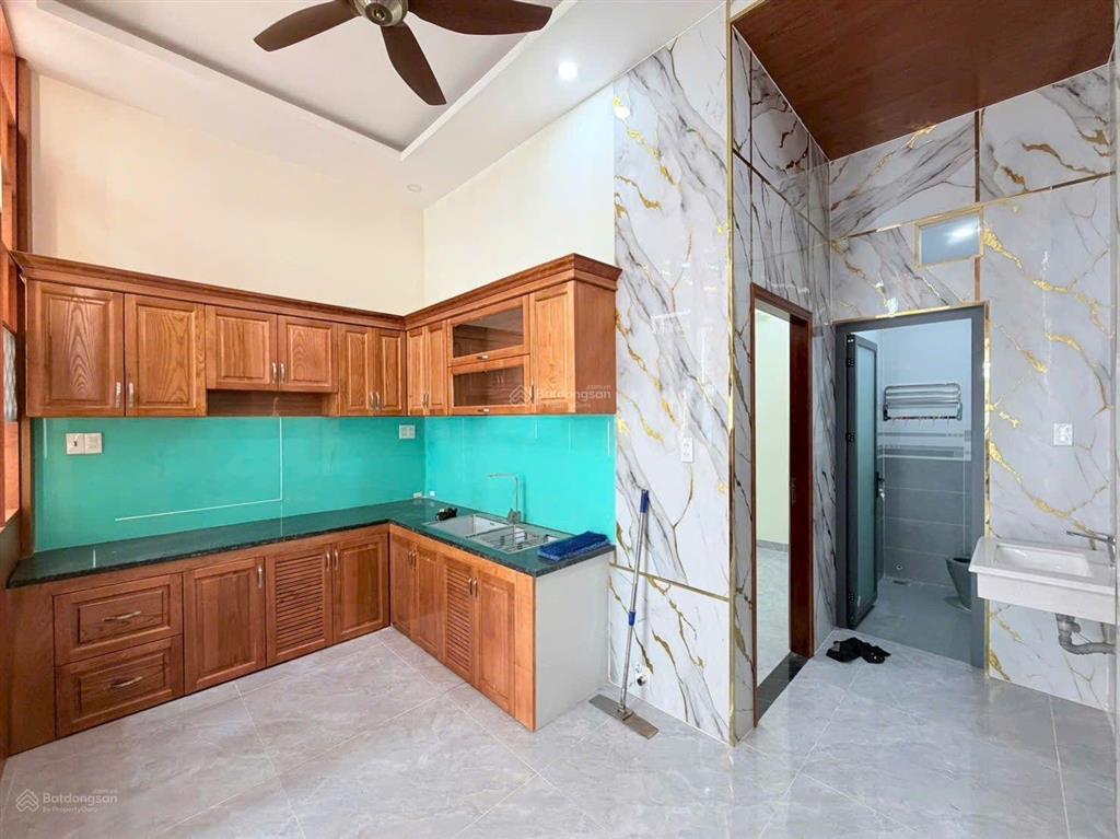 Nhà lầu vị trí đẹp tại kdc bửu hòa cần bán