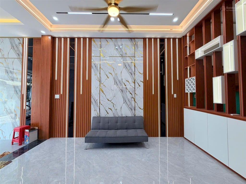 Nhà lầu vị trí đẹp tại kdc bửu hòa cần bán