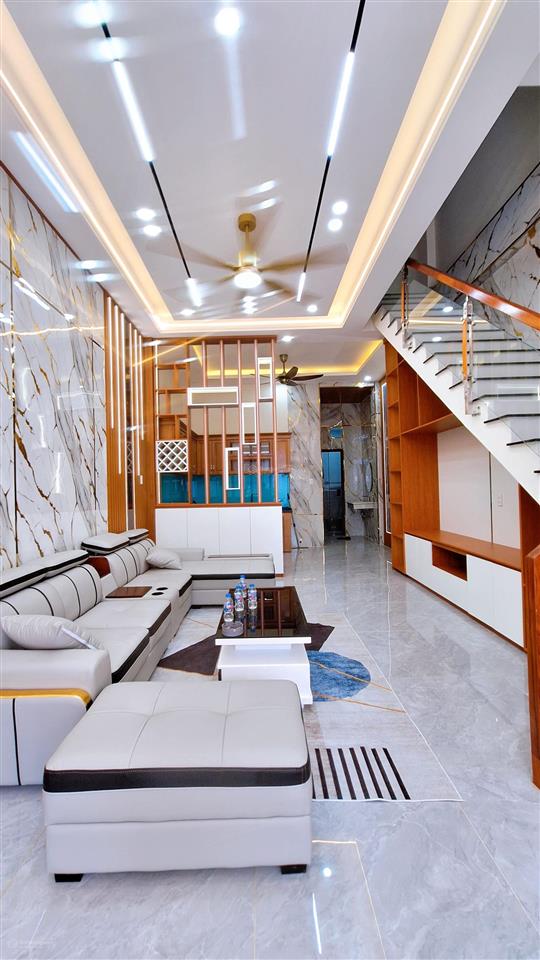 Nhà lầu vị trí đẹp tại kdc bửu hòa cần bán
