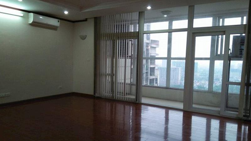 Bán chung cư vinaconex 1, diện tích 115m2, 3 phòng ngủ, 2 vệ sinh, tầng trung.
