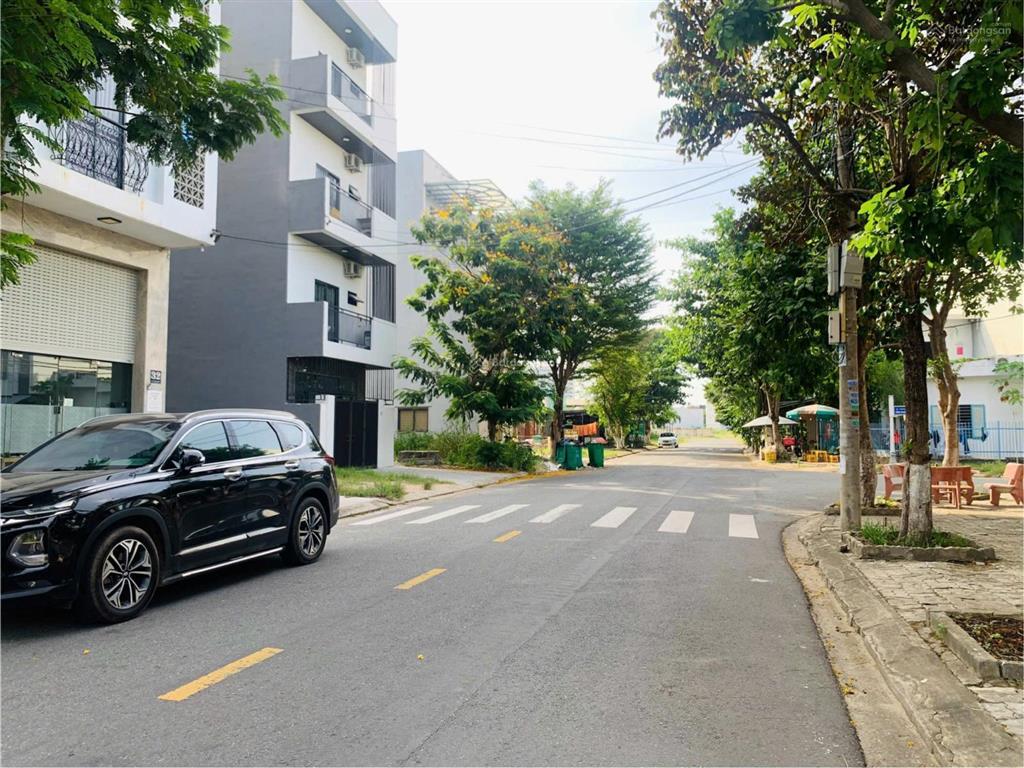 Bán cặp đất đường lê văn tâm, đấu lưng nguyễn đức thuận  trục thông biển sơn thủy