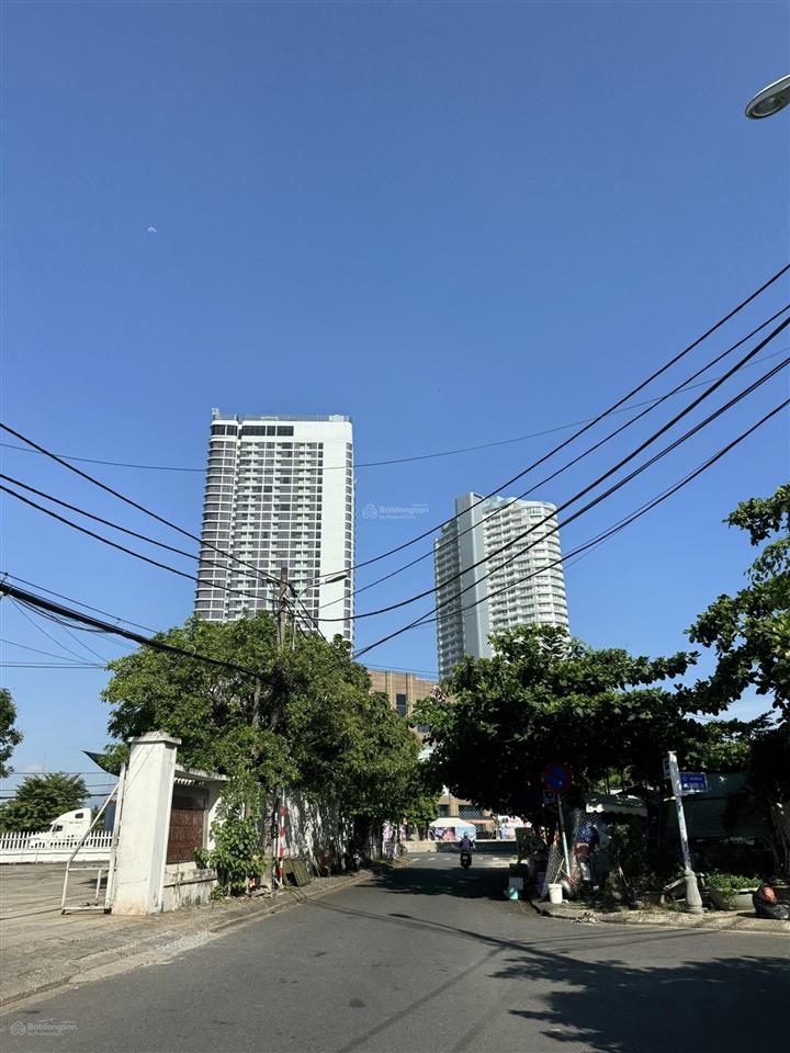 Lô đất đẹp 2 mặt tiền trước sau đường lê thước, gần công viên hồ nghinh  biển mỹ khê gía đầu tư